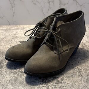 Rocket Dog Olive Green Suede-look Lace-Up Ankle Booties NWT size 9